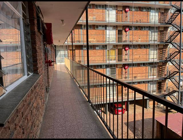 4.5 BEDROOM APARTMENT SOLD IN SUNNYSIDE
